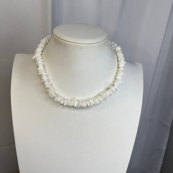 White shell chip tropical bohemian boho necklace beach vacation trendy - Picture 1 of 13